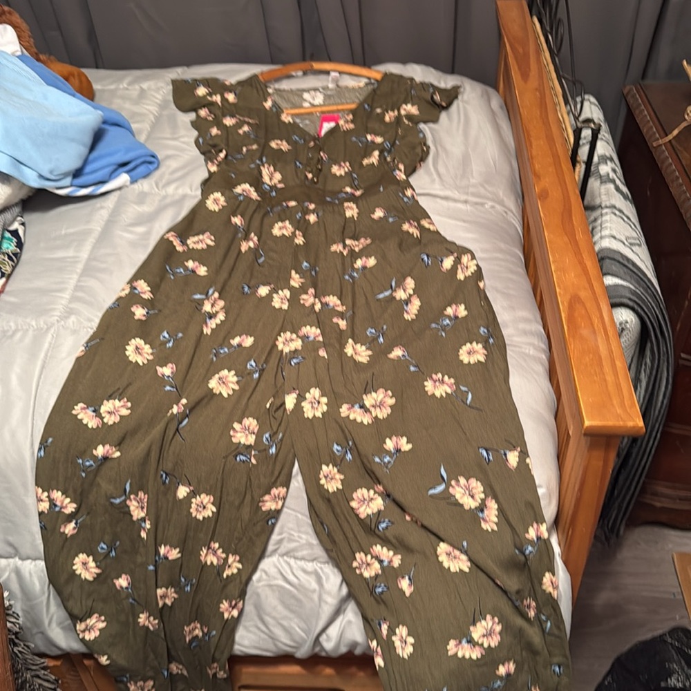 Jumpsuit - Picture 5 of 5